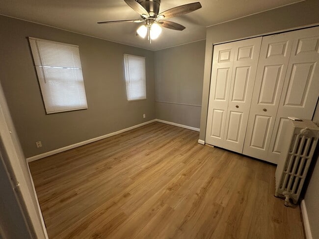Building Photo - Great Home in Groose pointe $300 OFF MOVE ...