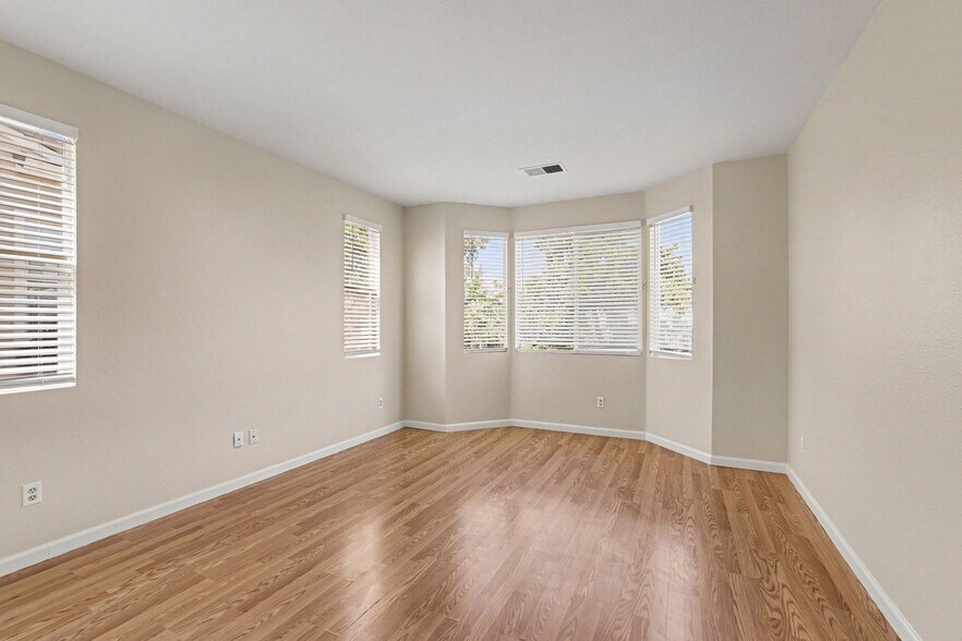 Building Photo - 337 Upton Pyne Dr