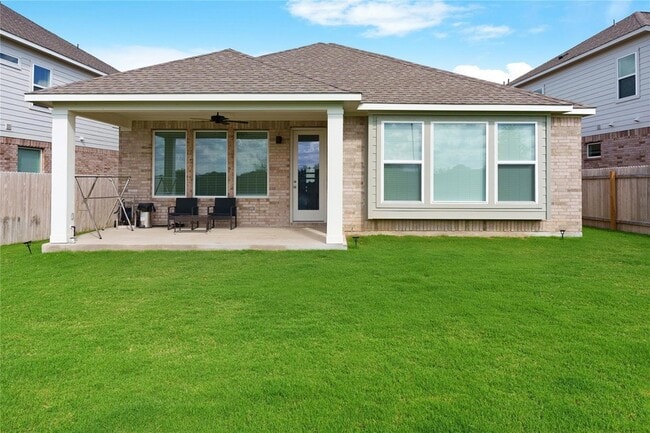 Building Photo - 316 Amista Dr