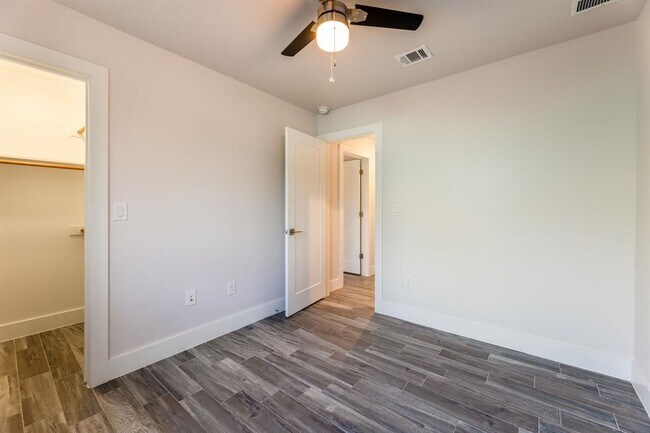 Building Photo - 8410 Romney Rd