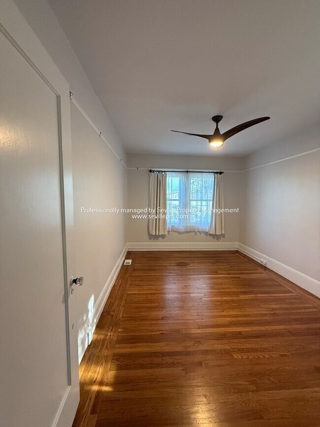 Building Photo - Charming 1920s Alameda East End  2BR+ / 1B...