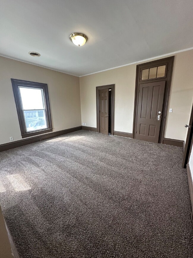 Building Photo - 802 McKinley St