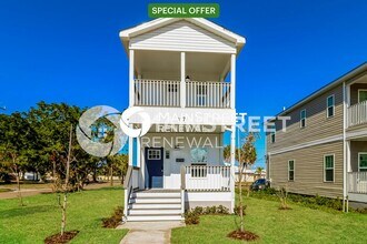 Building Photo - 2 Bedroom Pet-Friendly Home in St. Petersb...