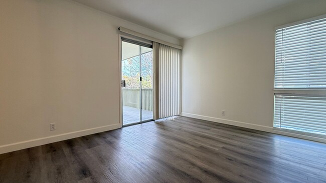 Building Photo - 2BD/2BA - Mountain View Condo with Pool, Spa & Clubhouse - Pets Welcome!