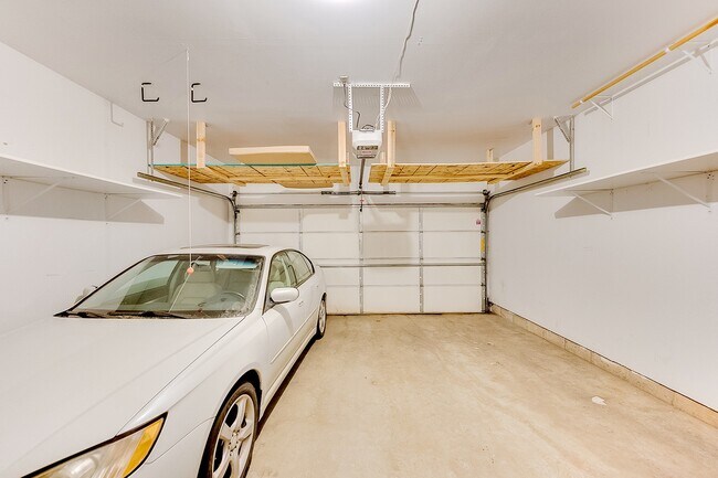 Building Photo - 1968 Bluestem Ln