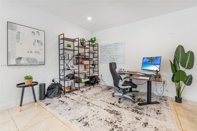 Building Photo - 3421 SW 13th Terrace