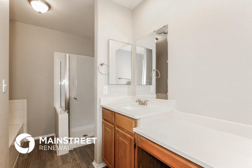 Building Photo - 526 E Utopia Rd