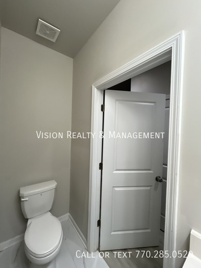 Building Photo - 8324 Triple Crown Dr