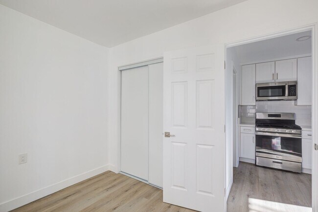 Building Photo - Berendo Street Apartments