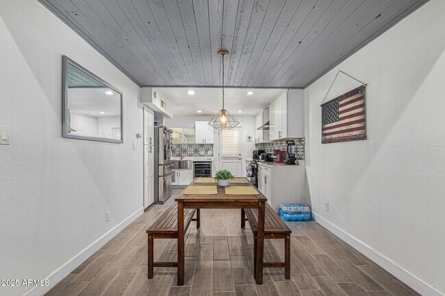 Building Photo - 2934 N 22nd Pl