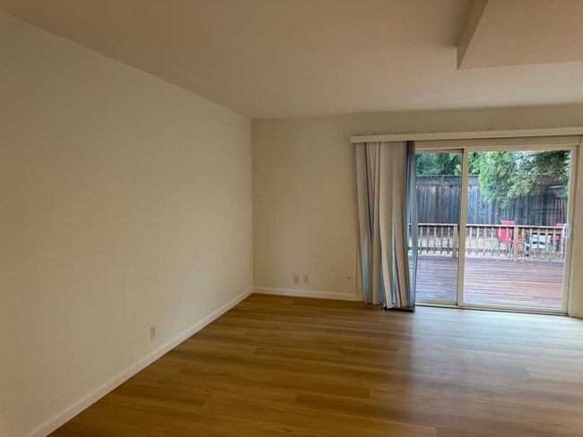 Building Photo - Spacious Corner Lot Home with Upgraded Fea...
