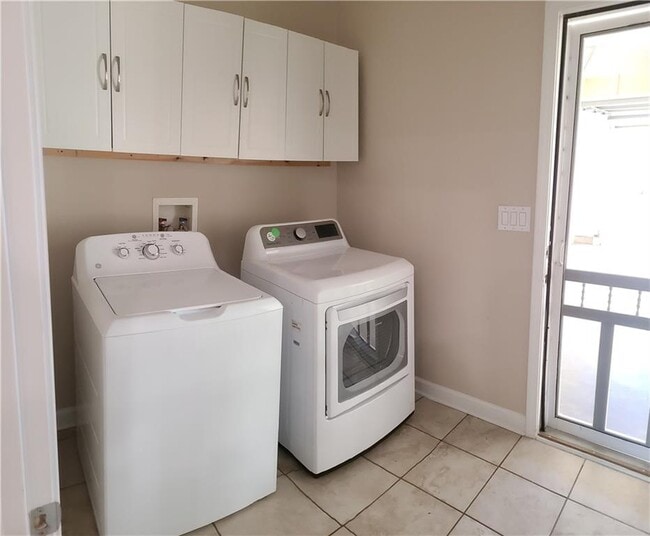 Building Photo - 3115 Warbler Way