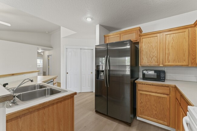 Building Photo - 3589 N Chatterton Way