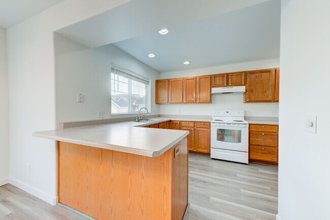 Building Photo - 3 Bed 2 Bath Unit Available in Bozeman!