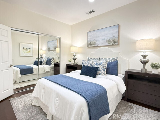 Building Photo - 81 Keepsake