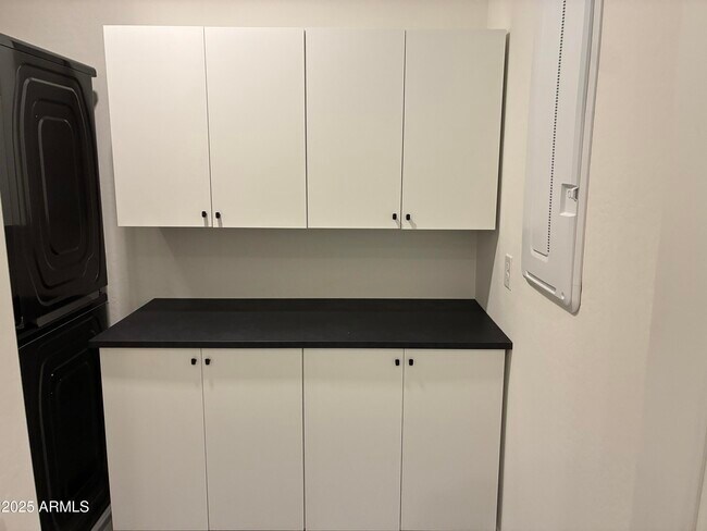 Building Photo - 10862 N Brownsville Ln