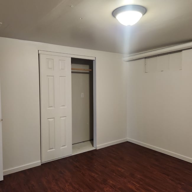 Building Photo - 911 W Leola St