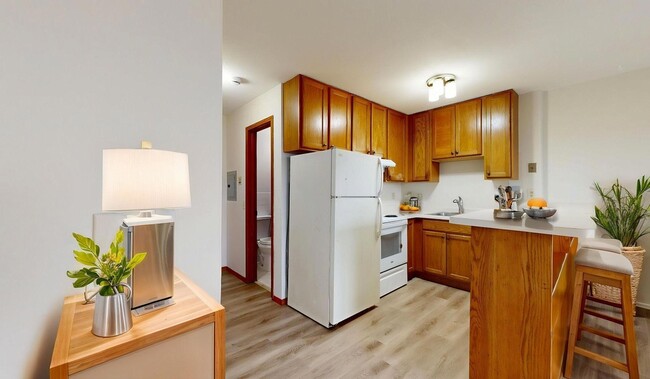 Building Photo - 2216 Pleasant Ave