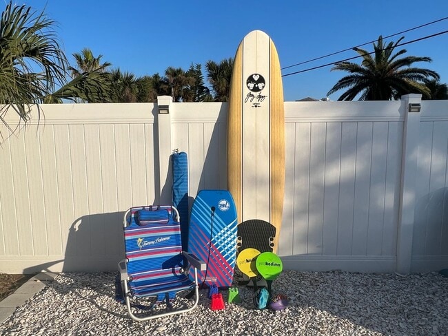 Building Photo - 6 Palmetto Dr