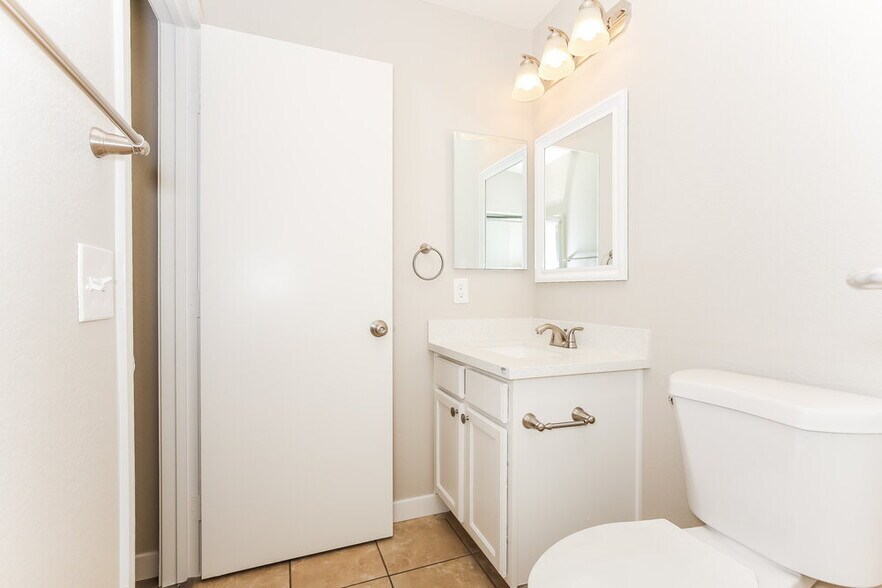 Building Photo - 2724 Advancement Ave