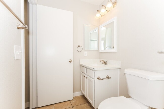 Building Photo - 2724 Advancement Ave