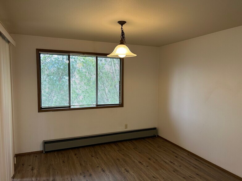 Building Photo - 107 La Villa Dr