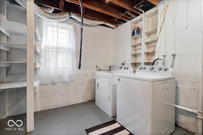 Building Photo - 10293 E County Rd 100 S