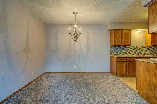 Building Photo - 3200 W Britton Rd