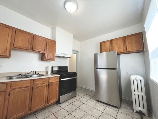 Building Photo - 307 Herkimer St