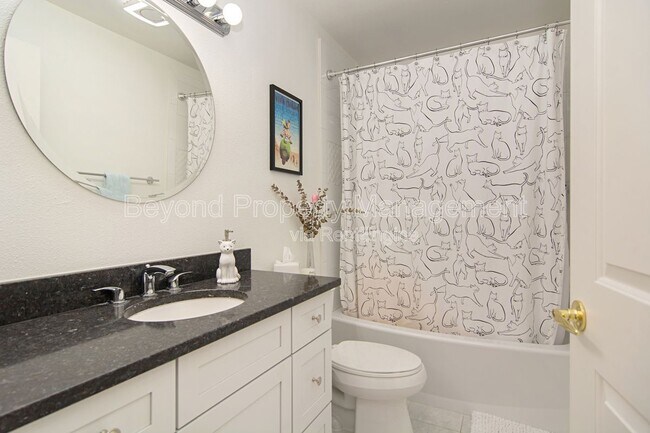 Building Photo - 8326 Via Sonoma