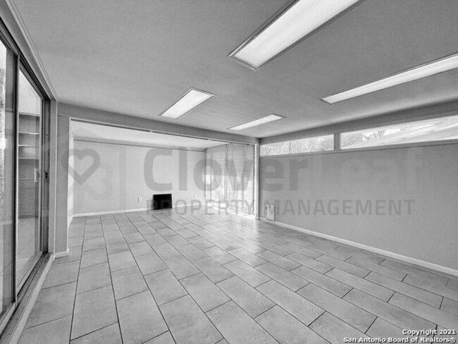 Building Photo - 2622 Hopeton Dr