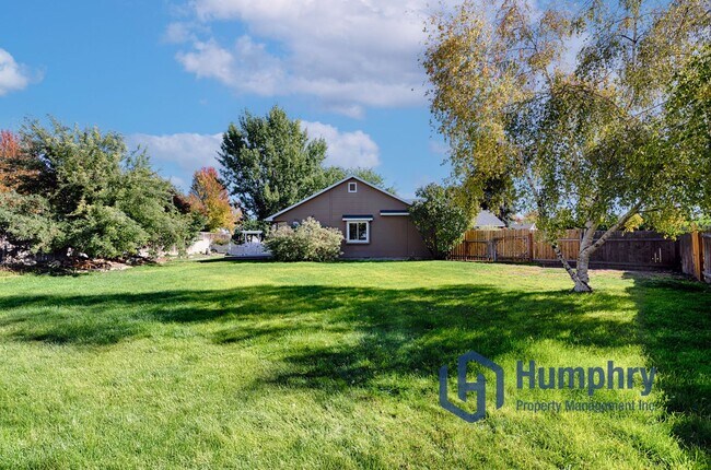 Building Photo - Charming home minutes from Settler's Park