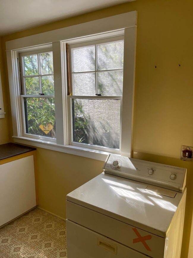 Building Photo - Chula Vista 4.5 Bedrooms and 3 Bathrooms -...