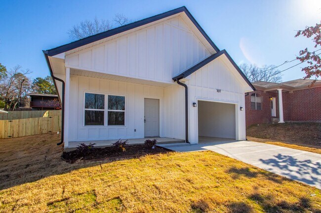 Building Photo - New Modern 3BR Home with Open Floor Plan & High-End Finishes in Little Rock!