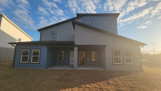 Building Photo - POIGAI ESTATES: BRAND NEW