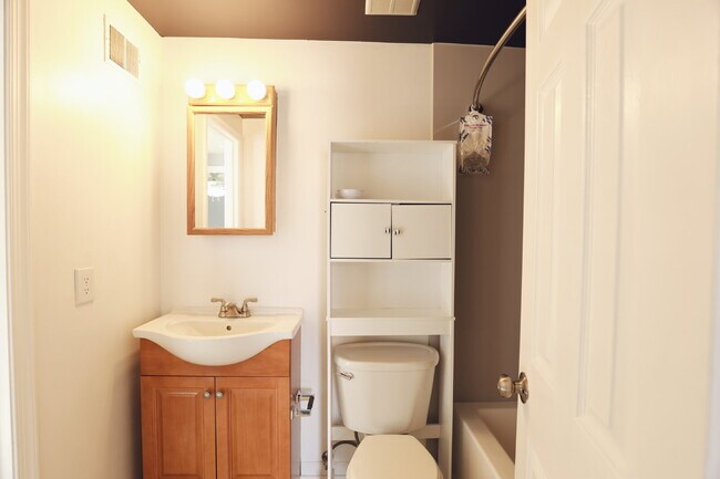 Building Photo - Welcome Home!