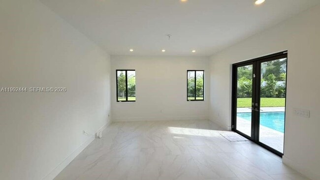 Building Photo - 19708 NE 14th Ave