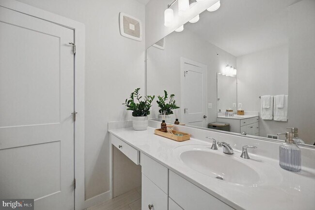 Building Photo - 44623 Wolfhound Sq