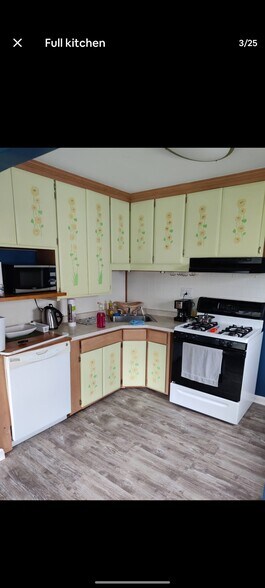 Building Photo - 160 Azalea Rd