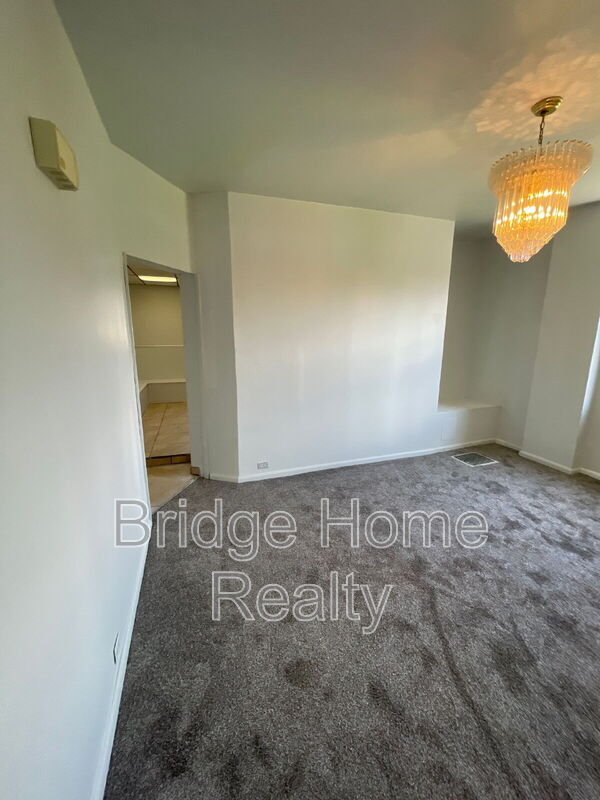 Building Photo - 1367 Montezuma St