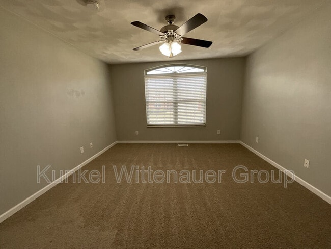 Building Photo - 47 Oak Pointe Cir