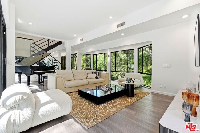 Building Photo - 2350 Benedict Canyon Drive