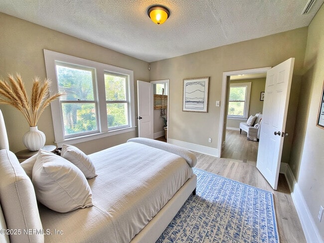 Building Photo - 213 W 24th St