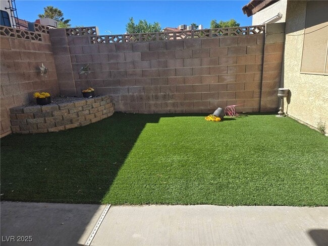 Building Photo - 8817 Pavia Dr