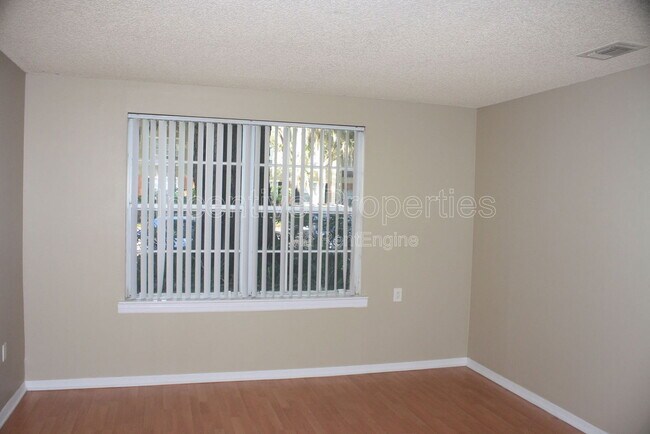 Building Photo - 4177 Versailles Dr