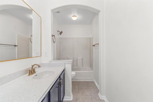 Building Photo - 4209 Rolling Water Dr