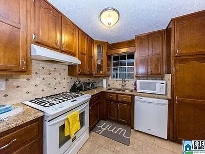 Building Photo - 3397 Cedarbrook Cir