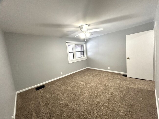 Building Photo - 2941 S 10th St