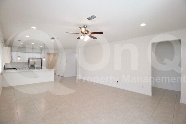 Building Photo - 16396 W Questa Dr