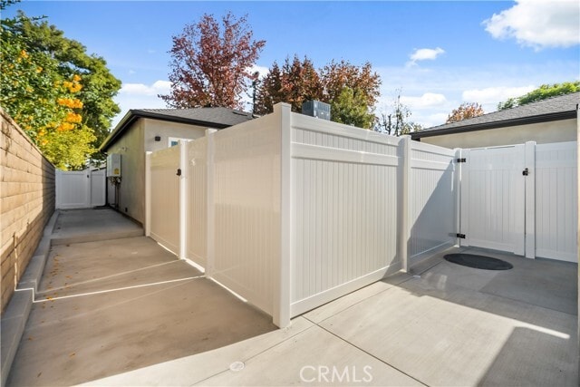 Building Photo - 6937 Jellico Ave